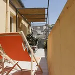 Appartamento Con Terrazza Panoramica In Marina.