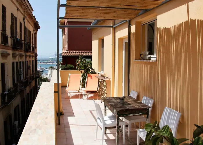 Appartamento Con Terrazza Panoramica In Marina.