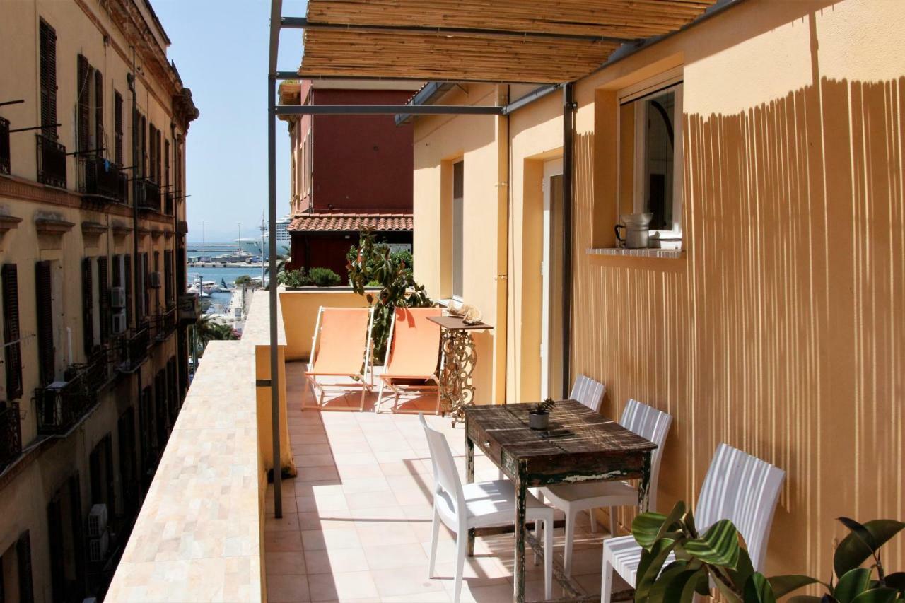 Con Terrazza Panoramica In Marina. *